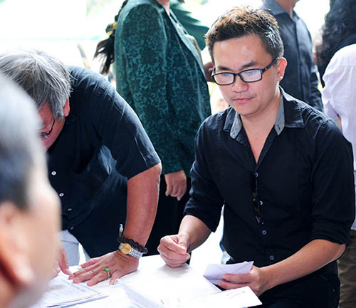 Nghệ sỹ Việt đến viếng cha ĐD Quang Dũng - 12