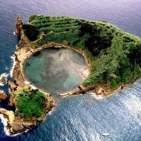 Du lịch - Tiểu đảo lạ kỳ được sinh ra từ miệng núi lửa