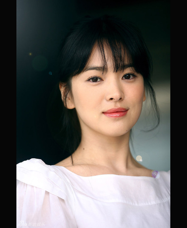 Song Hye Kyo xinh đẹp không hề thay đổi từ trước tới nay.
