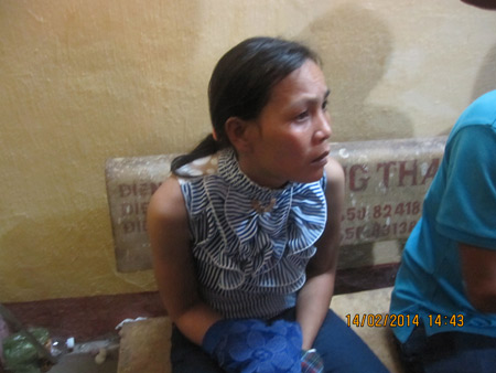 Bắt 2 “nữ quái” chuyên móc túi khách hành hương - 2