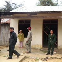 Tin tức trong ngày - Dân bỏ làng vì sợ… ma!