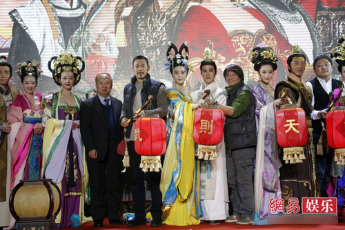 E thẹn ngắm thềm ngực sexy Phạm Băng Băng - 11