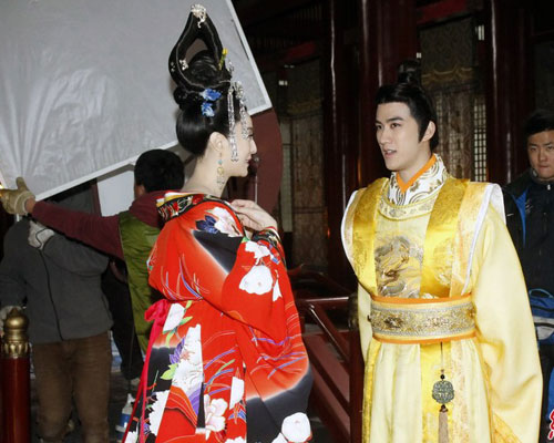 E thẹn ngắm thềm ngực sexy Phạm Băng Băng - 16