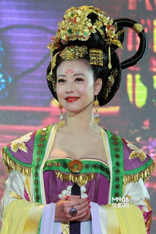 E thẹn ngắm thềm ngực sexy Phạm Băng Băng - 3