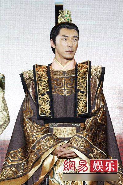 E thẹn ngắm thềm ngực sexy Phạm Băng Băng - 5