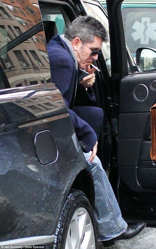 Con trai Simon Cowell chào đời sớm 2 tuần - 5