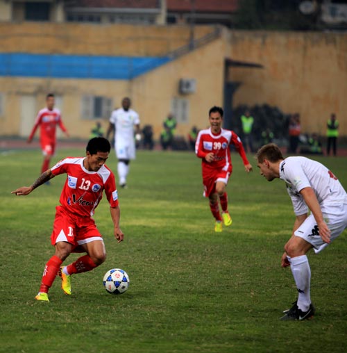 Bóng hồng Tây đến Hàng Đẫy cổ vũ Hải Phòng - 6