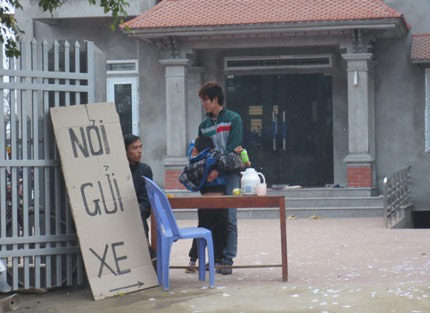 Chọi trâu Vĩnh Phúc: Dân “được mùa chặt chém” - 2