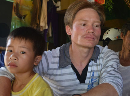 Lạ lùng gia đình "Tây" giữa đại ngàn - 2