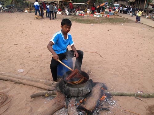 Tự do tình tự trong lễ hội đập trống ở Quảng Bình - 2