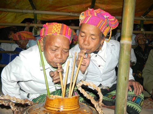 Tự do tình tự trong lễ hội đập trống ở Quảng Bình - 5