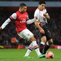 Bóng đá - Những pha "đốn giò" Arsenal-Liverpool