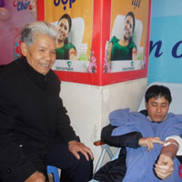 Sức khỏe đời sống - Cụ ông 15 năm gắn bó với hiến máu tình nguyện