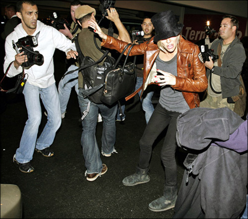 Khi sao phẫn nộ vì bị moi móc ảnh “mật” - 3