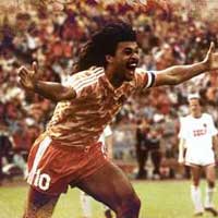 Bóng đá - Ruud Gullit – Thủ lĩnh cơn lốc màu da cam