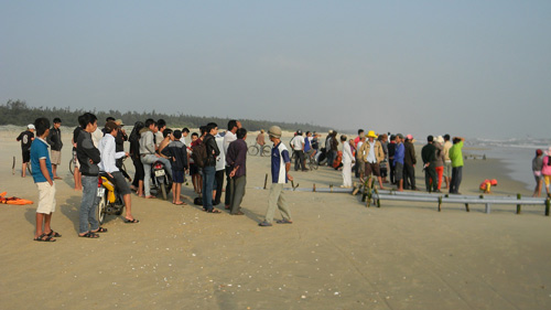 Hai phụ nữ mất tích khi cào ốc: Tang thương làng biển - 1