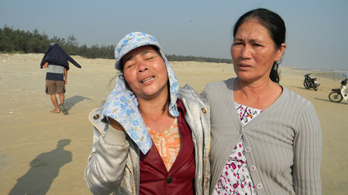 Hai phụ nữ mất tích khi cào ốc: Tang thương làng biển - 2
