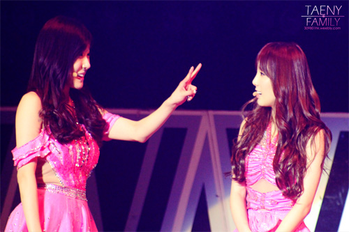 SNSD quậy tung Macau trong sắc hồng - 4