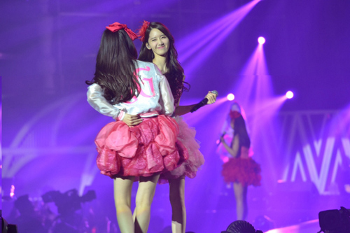 SNSD quậy tung Macau trong sắc hồng - 2