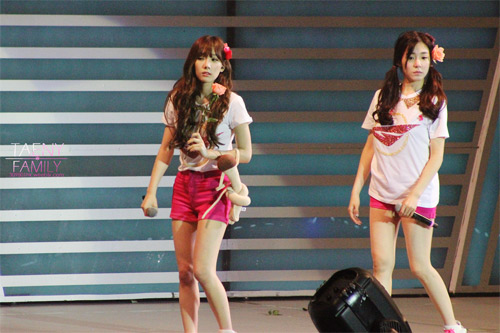 SNSD quậy tung Macau trong sắc hồng - 12