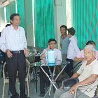 Tin tức trong ngày - Chủ tịch huyện xin lỗi dân vì... bụi mù mịt