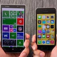 Nokia Lumia Icon đọ dáng với iPhone 5S