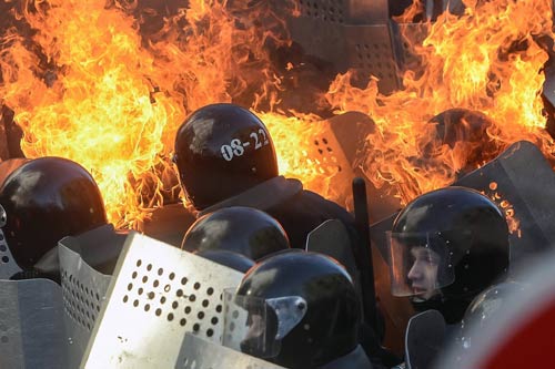 Ukraine: Cảnh sát rầm rộ tấn công người biểu tình - 4