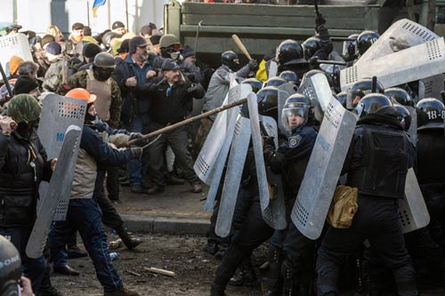 Ukraine: Cảnh sát rầm rộ tấn công người biểu tình - 1