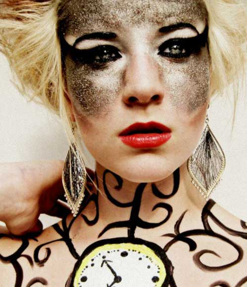 Cô gái thích hóa người ngoài hành tinh - 4