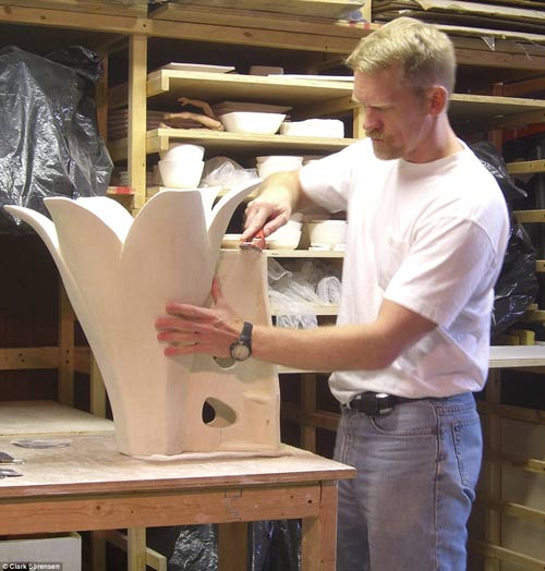 Bồn cầu "hoa lá cành" giá... 400 triệu - 5