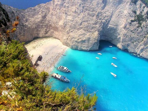 Tắm nắng bên xác tàu ở vịnh Navagio, Hy Lạp - 9