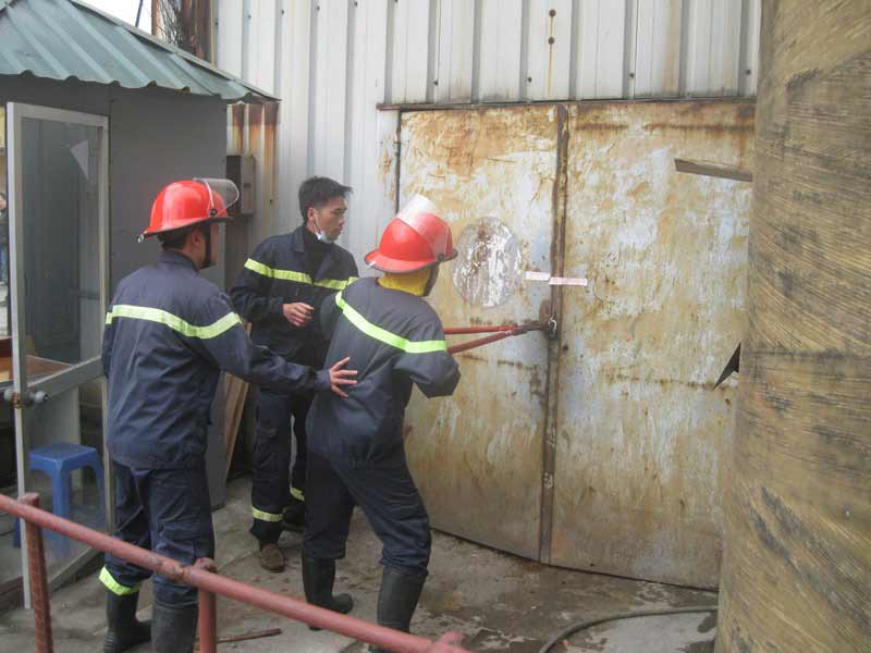 HN: Cháy dữ dội tại làng lụa Vạn Phúc - 7