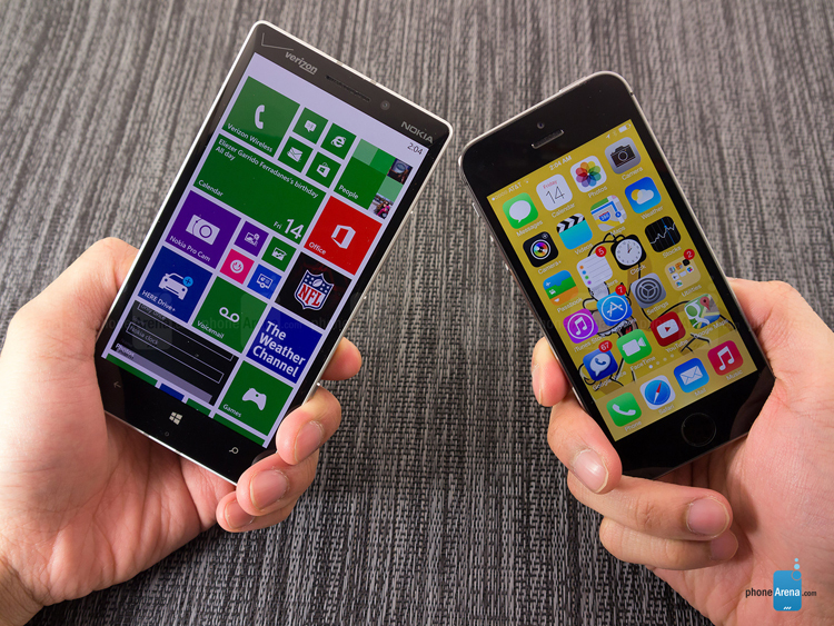Màn hình iPhone 5S bảo vệ bằng kính Gorilla Glass của Corning, còn Lumia Icon là Gorilla Glass 3
