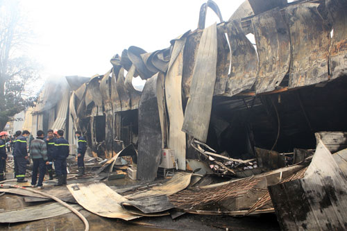 Cháy ở làng lụa Vạn Phúc: Thiệt hại hàng chục tỷ đồng - 12