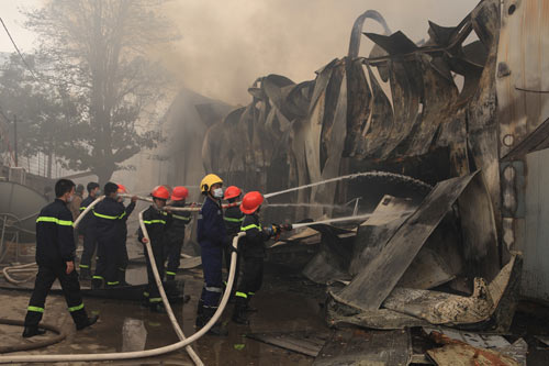 Cháy ở làng lụa Vạn Phúc: Thiệt hại hàng chục tỷ đồng - 5