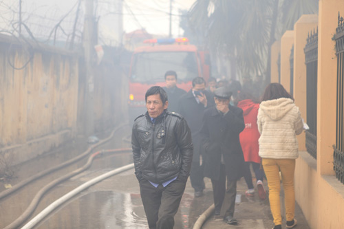 Cháy ở làng lụa Vạn Phúc: Thiệt hại hàng chục tỷ đồng - 7