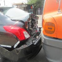 Tin tức trong ngày - Ô tô 4 chỗ biến dạng sau tai nạn liên hoàn