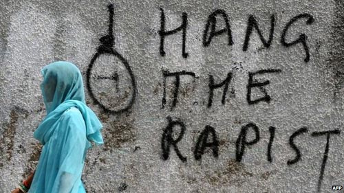 Ấn Độ treo cổ 3 kẻ hiếp dâm, giết người man rợ - 1