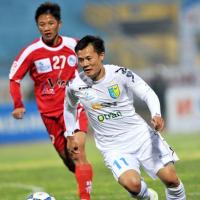 Bóng đá - Hà Nội T&amp;T hành quân vào xứ Thanh: Khi ông Hùng "cầu hòa"