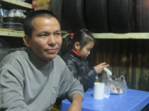 HS bị đình chỉ vì thiếu hộ khẩu sẽ học trường dân lập - 2