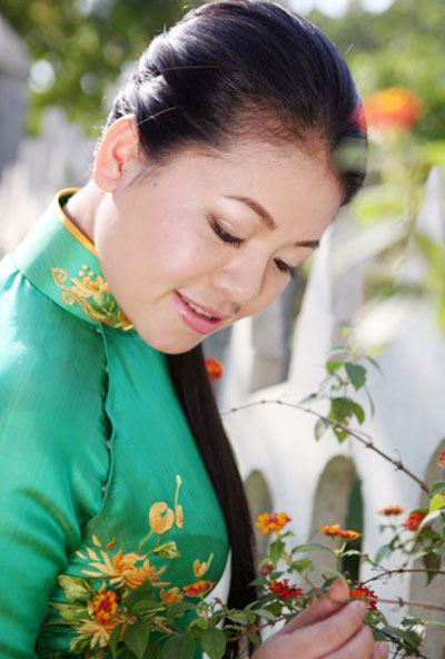 Chế Linh khiến "diva nhạc đỏ" lo lắng - 2