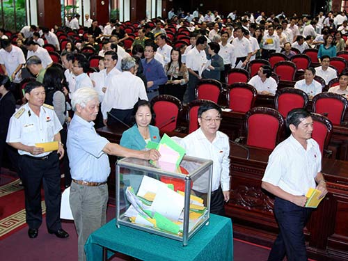 Đề nghị dừng lấy phiếu tín nhiệm trong năm 2014 - 1