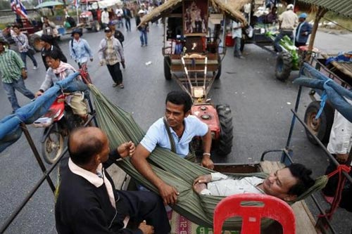 Đảng Pheu Thai bỏ rơi bà Yingluck? - 2