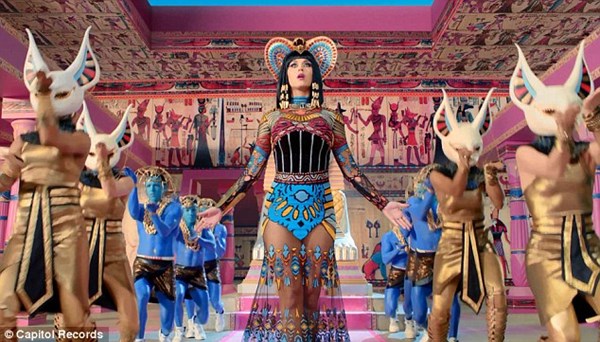 Katy Perry trổ tài múa cột điêu luyện - 5