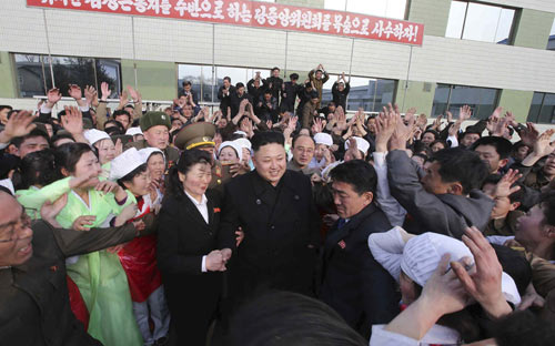 Ảnh ấn tượng: Người biểu tình bị bắt lửa - 3