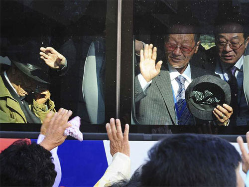 Ngày cuối cuộc đoàn tụ Hàn-Triều ngập trong nước mắt - 3