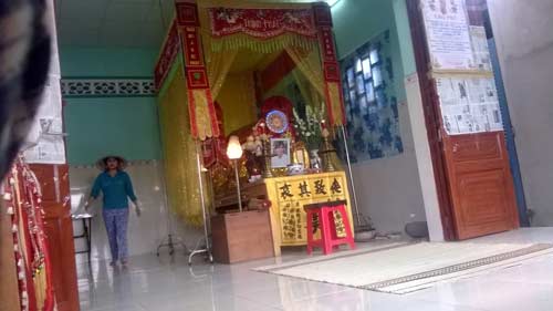 Giết người ở quán cà phê: Đám tang không khăn tang - 2