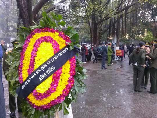 Lễ tang Tướng Ngọ trong thời tiết mưa lạnh - 4