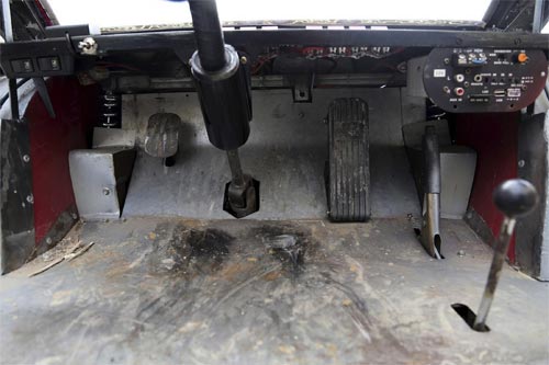 Chế “siêu xe” thể thao từ phế liệu - 3