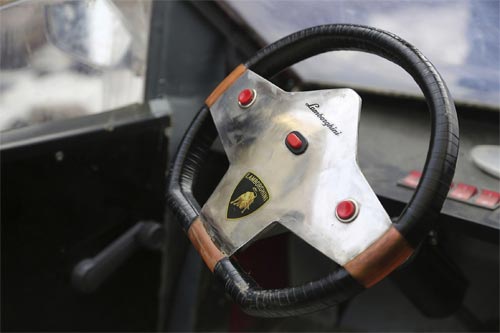 Chế “siêu xe” thể thao từ phế liệu - 5